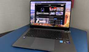 samsung galaxy book 5 pro with the xda website on the screen