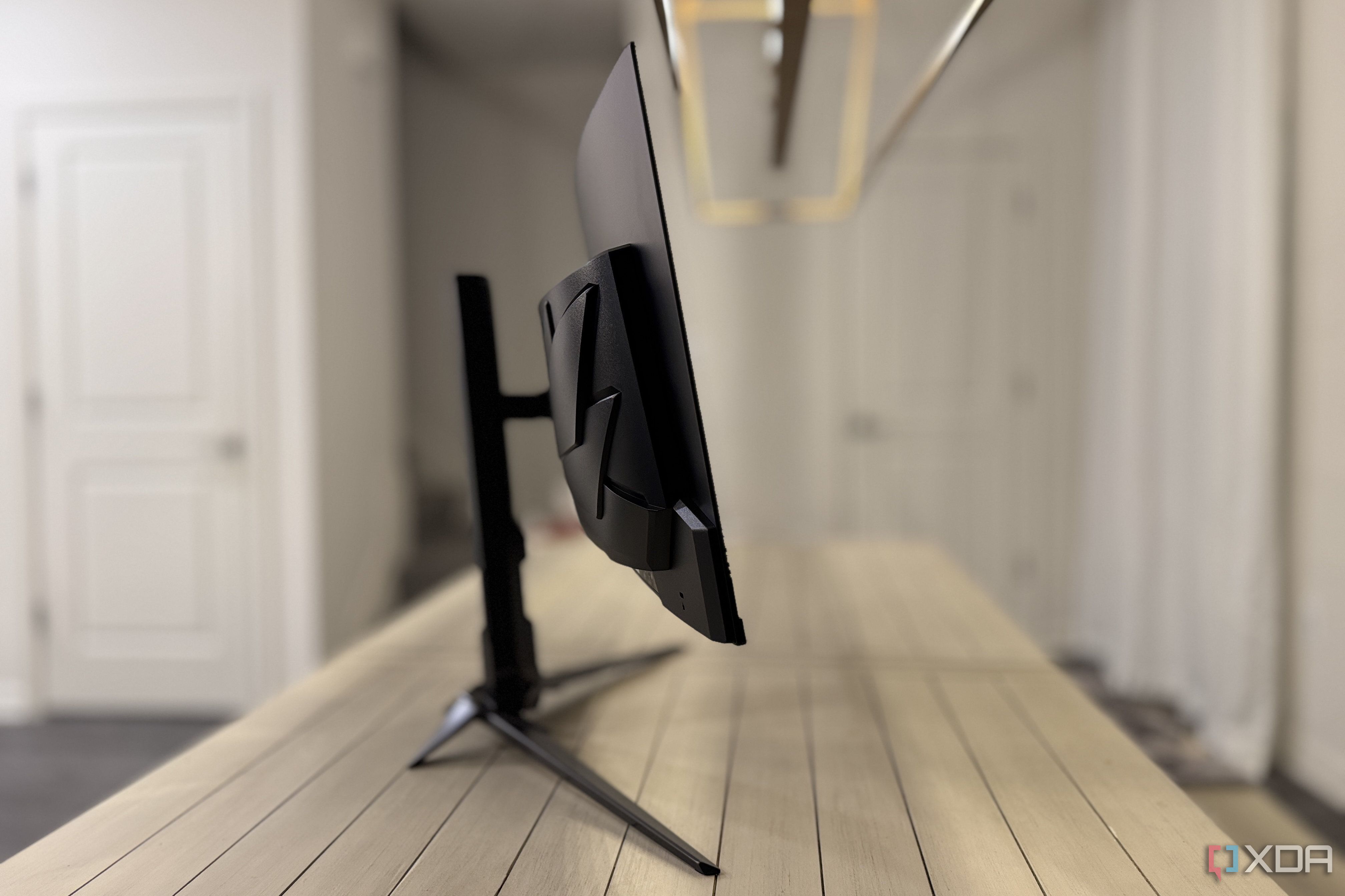 acer predator x34 x5 showing the monitor from side profile