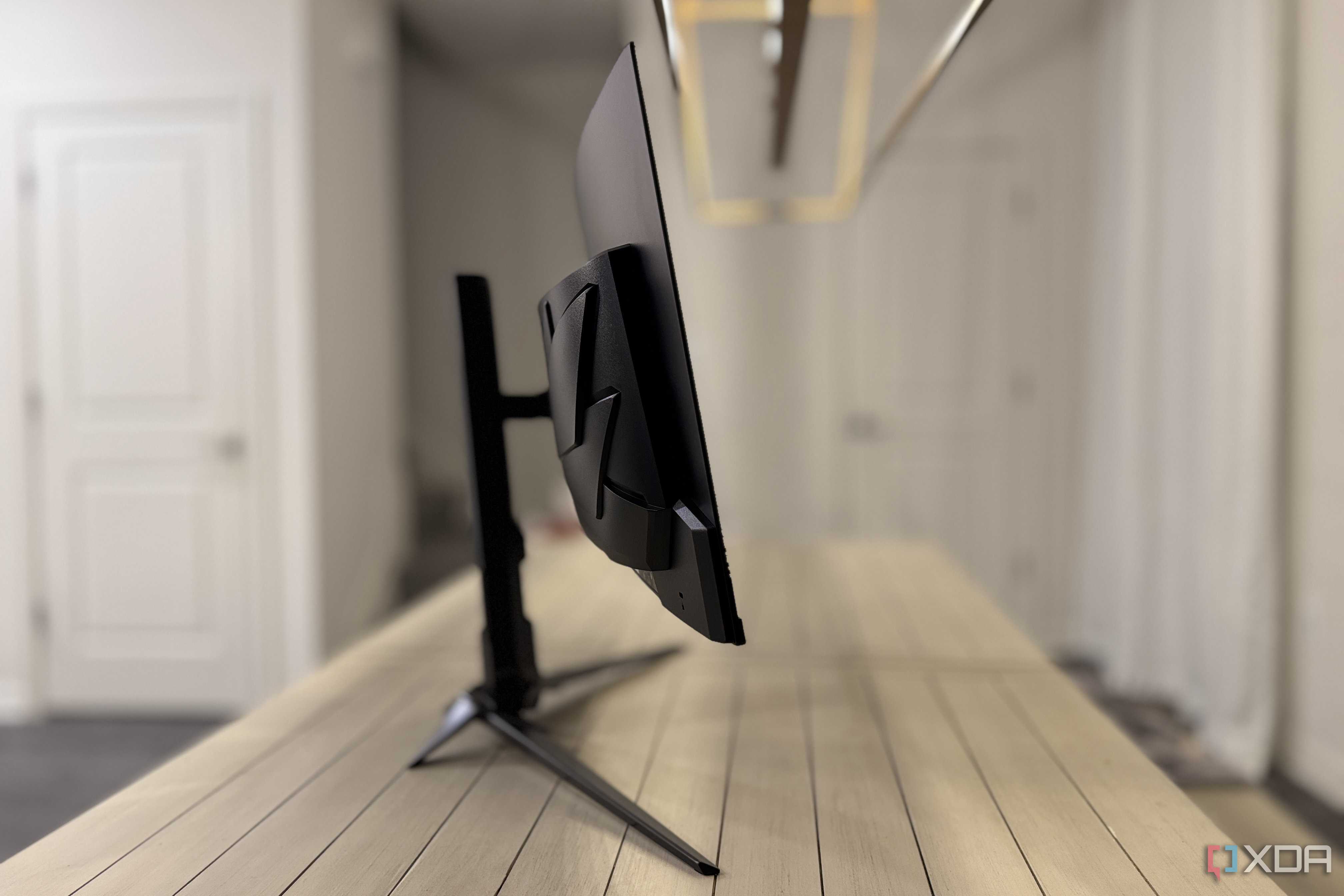 acer predator x34 x5 showing the monitor from side profile