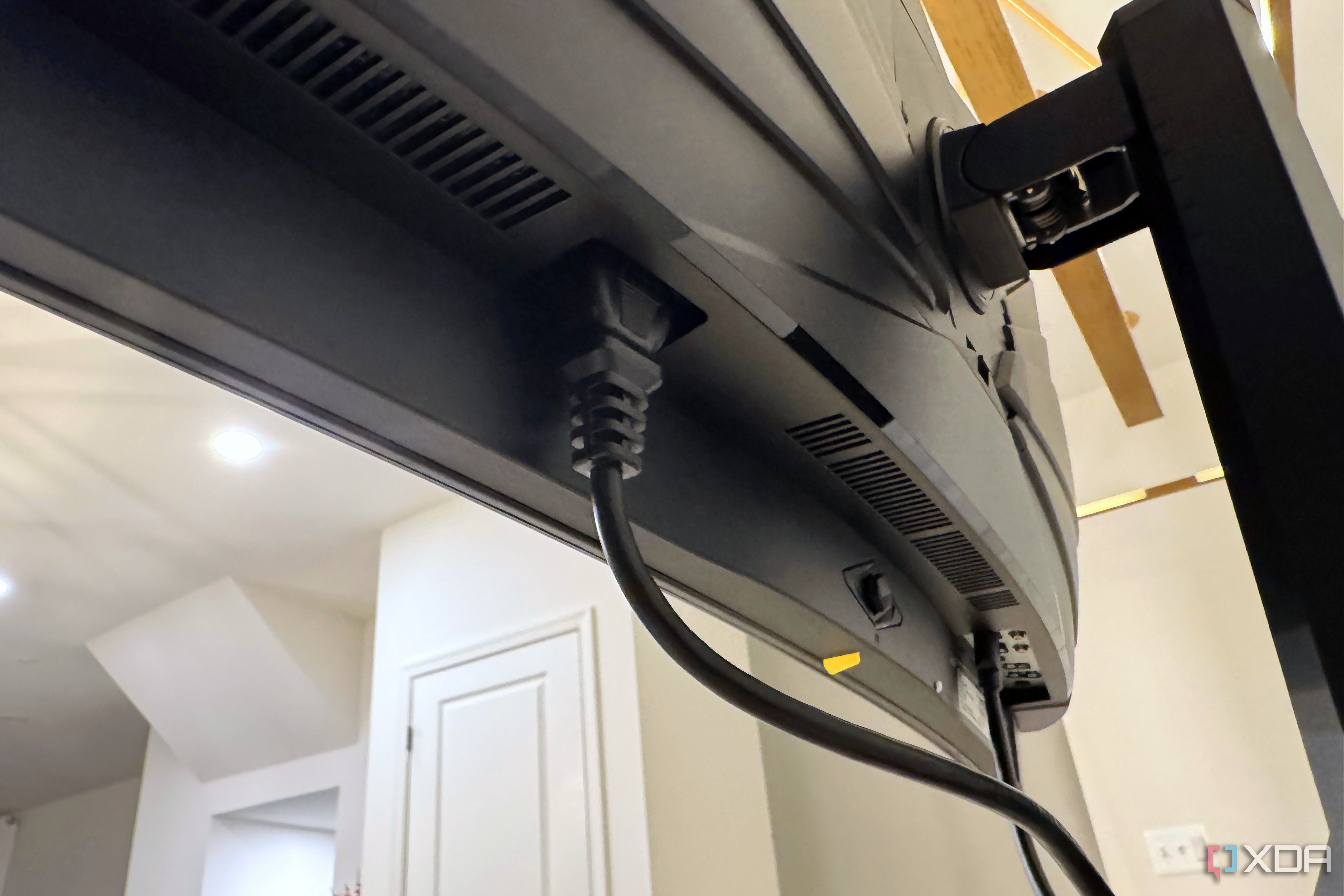 acer predator x34 x5 showing the power socket