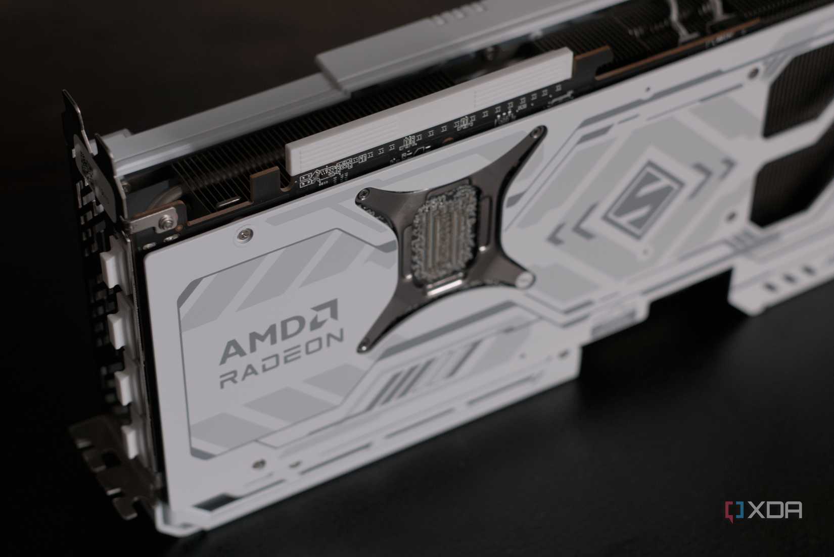 Изображение графического процессора ASRock Radeon RX 9070 Steel Legend.