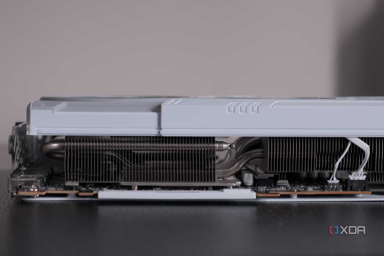ASRock Radeon RX 9070 Steel Legend