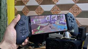Running Risk of Rain 2 on a PC and streaming it to an Android smartphone