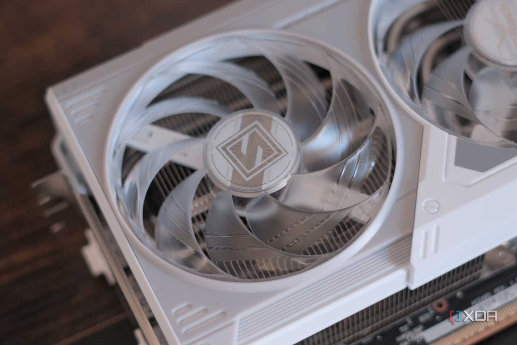 ASRock Radeon RX 9070 XT Steel Legend