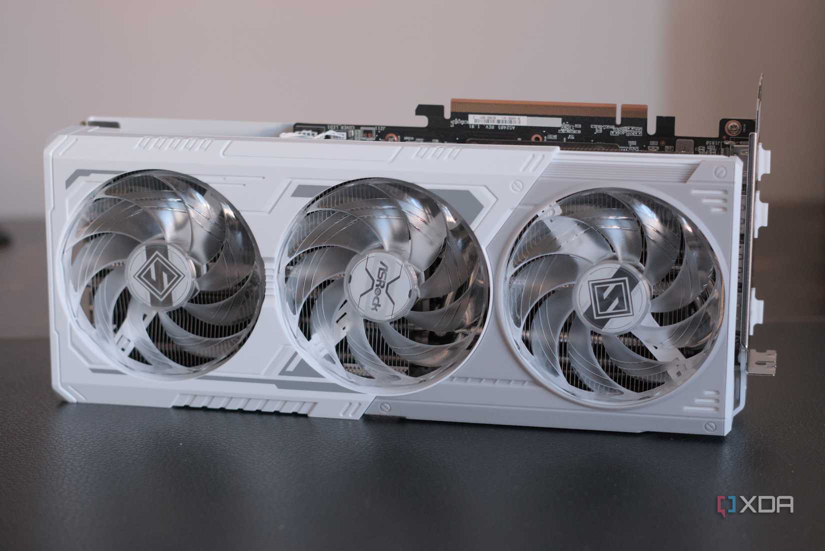 ASRock Radeon RX 9070 XT Steel Legend