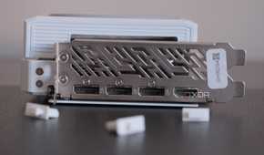 ASRock Radeon RX 9070 XT Steel Legend