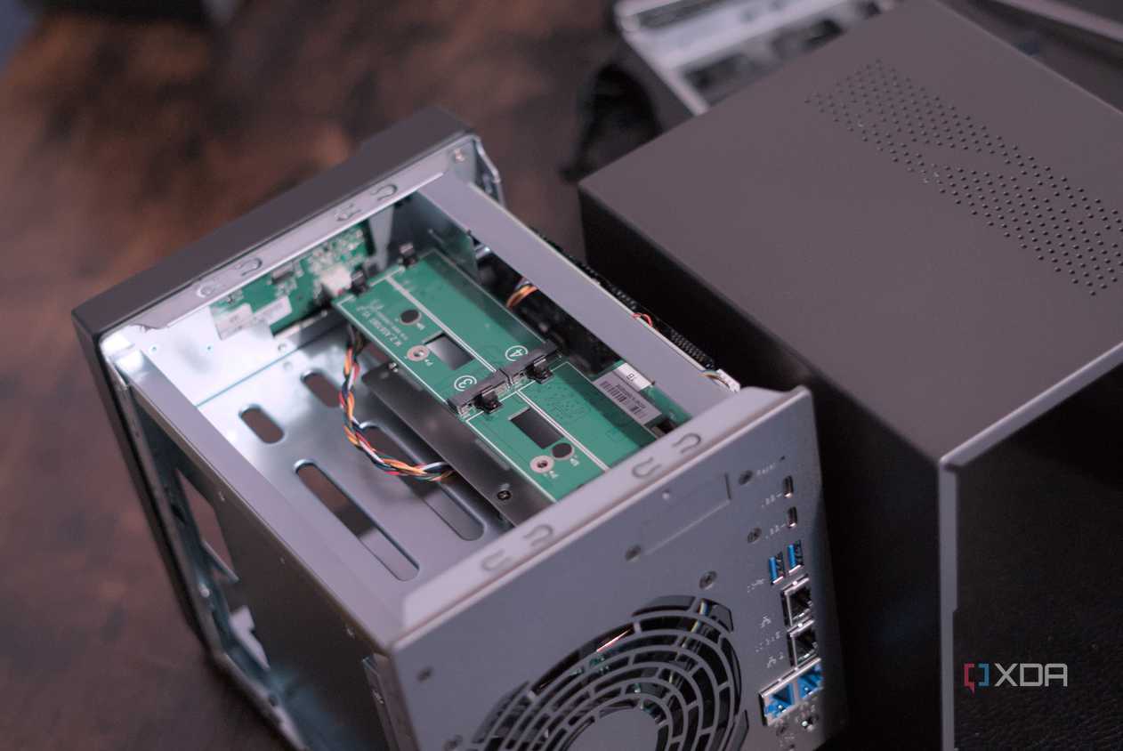 Asustor AS6804T