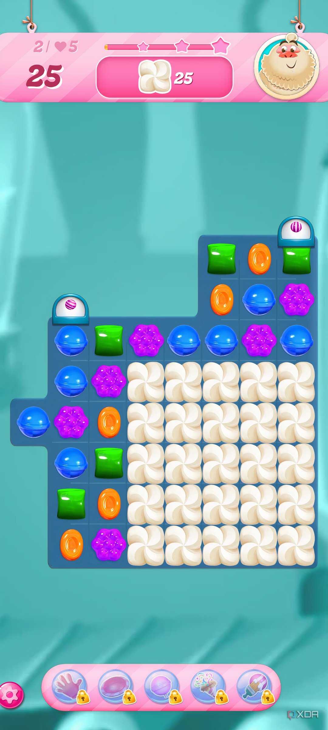 Mobile screenshot of the game Candy Crush Saga, showing the game's match-3 gameplay.