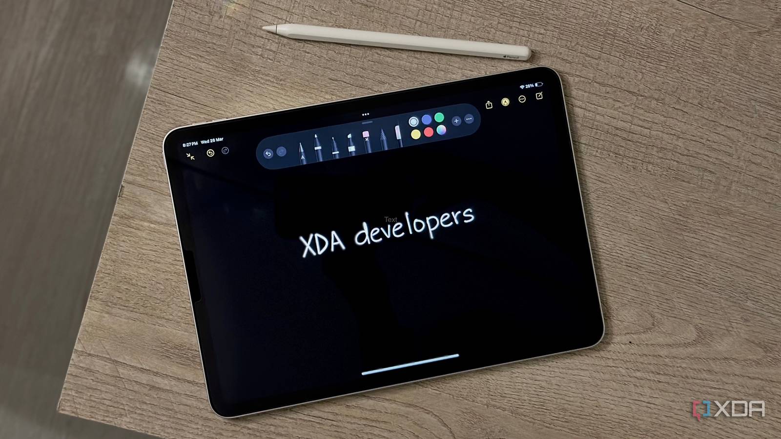 iPad-and-stylus-on-table-Apple-Notes