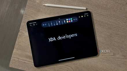 iPad-and-table-table-Apple-Notes