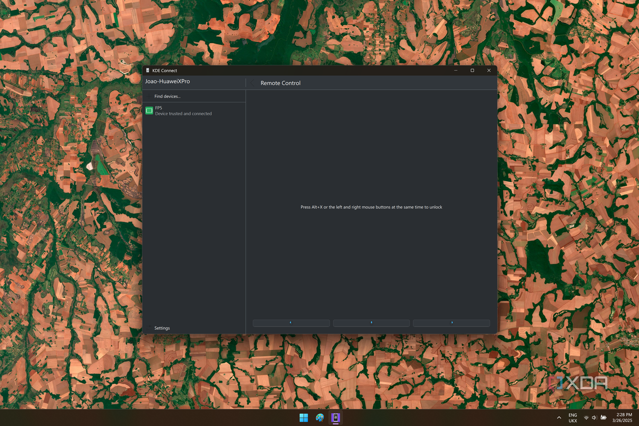 Screenshot of KDE Connect while using the app to control a connected phone