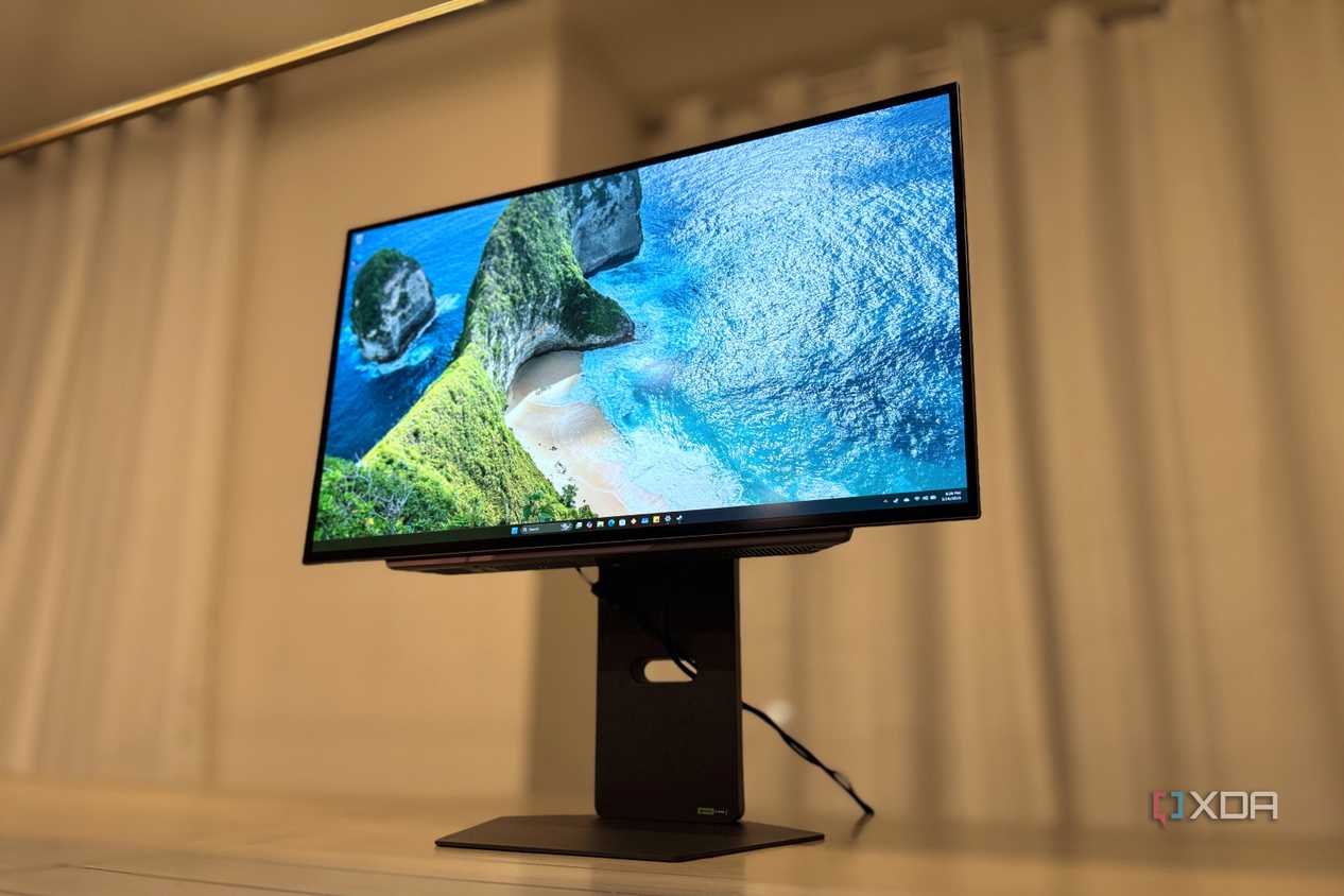 lg 27gx790a-b with the windows desktop displayed