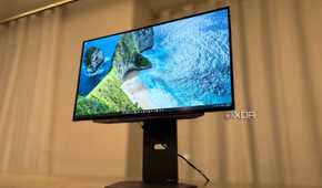 lg 27gx790a-b with the windows desktop displayed