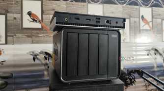 The LincStation N2 placed above the TerraMaster F4-424 Max