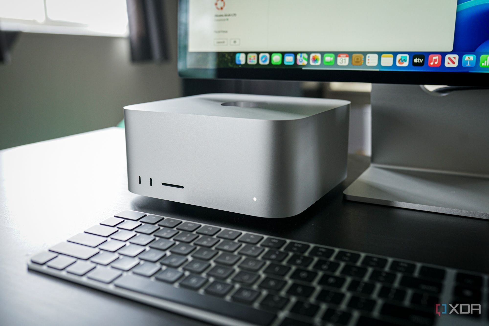 How to Determine If Your RTX 5090 or Apple Silicon Is Best for Running Massive Local LLMs