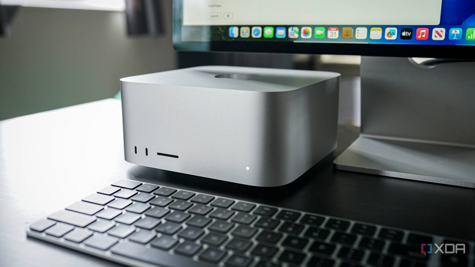 How to Determine If Your RTX 5090 or Apple Silicon Is Best for Running Massive Local LLMs
