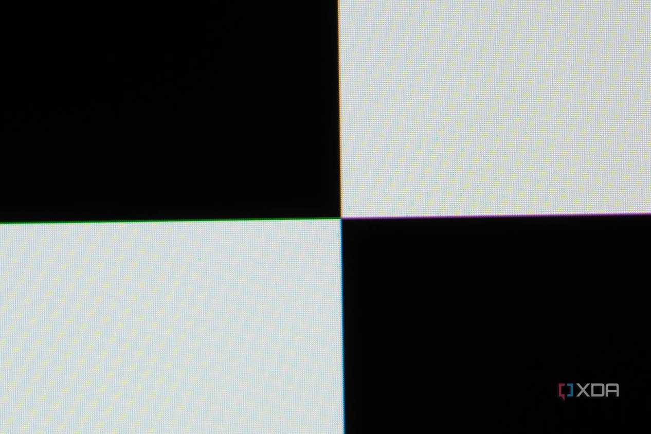 MSI-272URX-QD-OLED-contrast-zoom