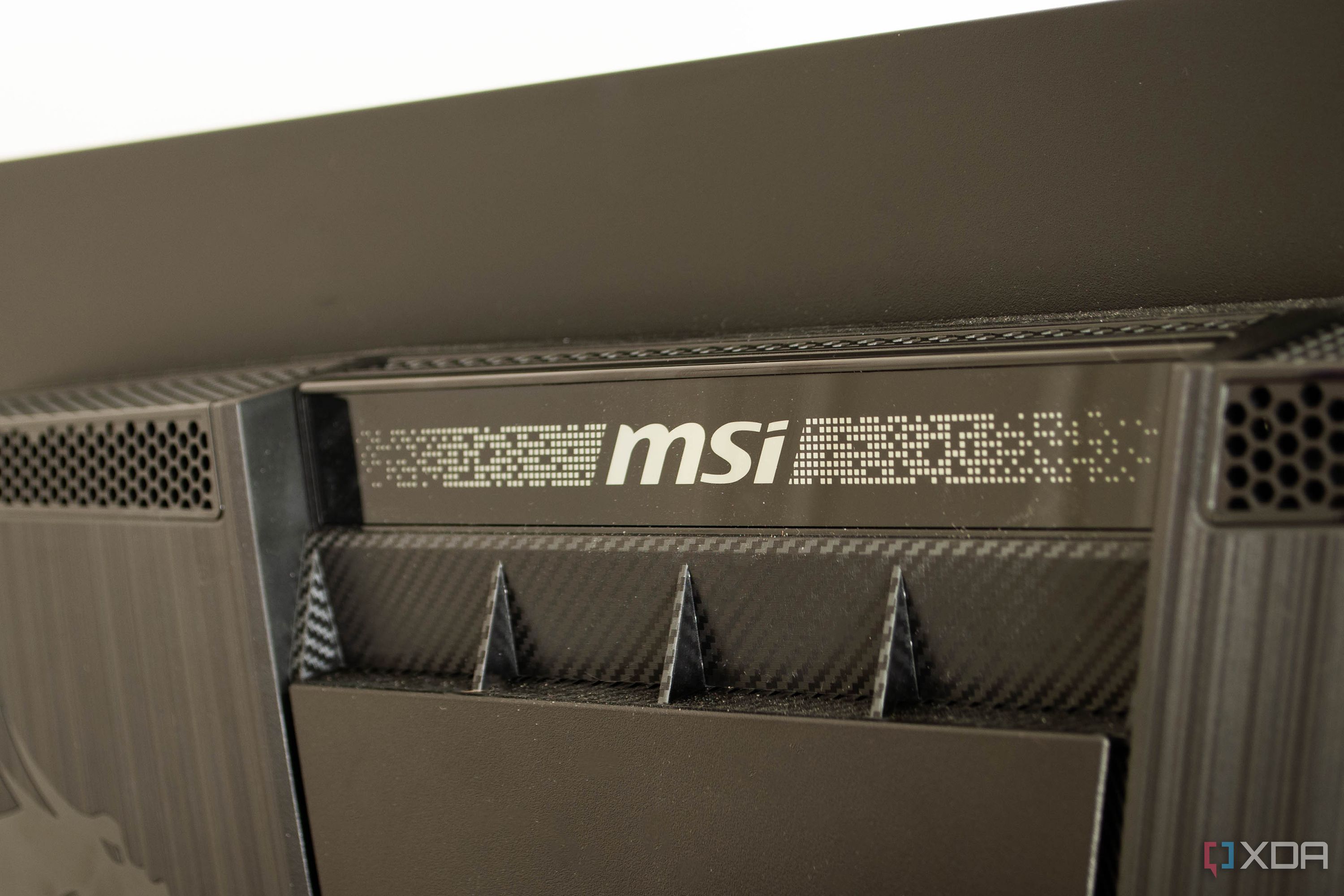 MSI-272URX-QD-OLED-logo