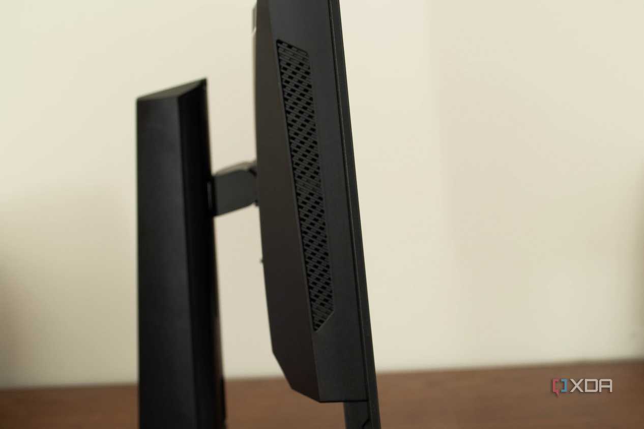 MSI-272URX-QD-OLED-profile