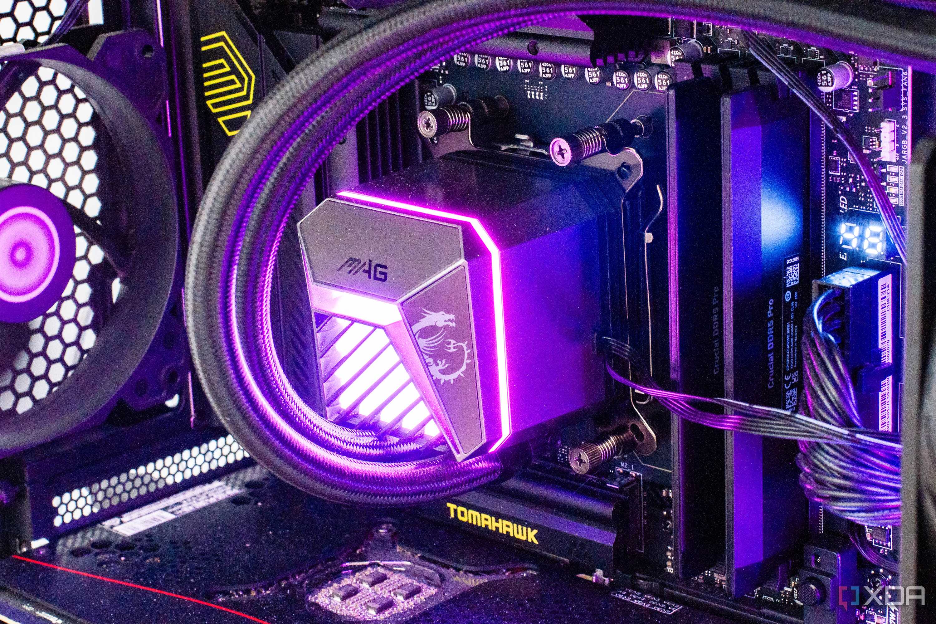 MSI MAG X870E Tomahawk Wifi cooler installed