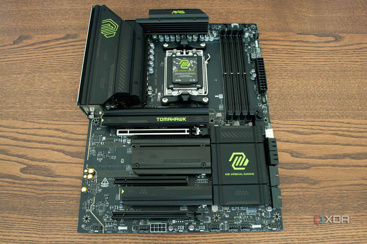 MSI-MAG-X870E-Tomahawk-Wifi-full-board
