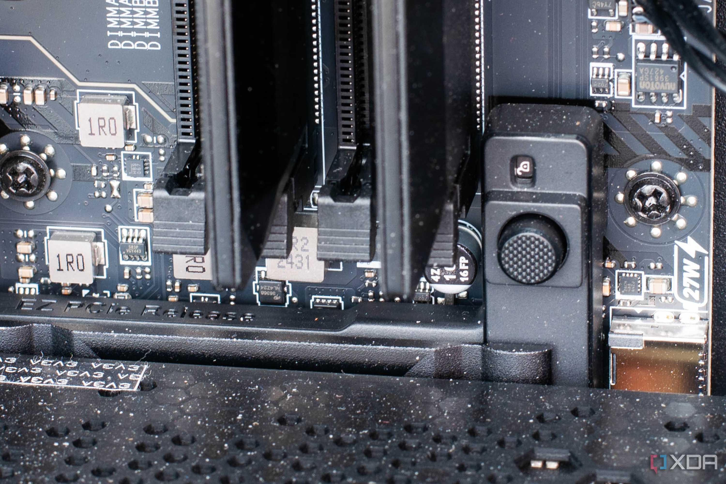 MSI-MAG-X870E-Tomahawk-Wifi-pcie-ez