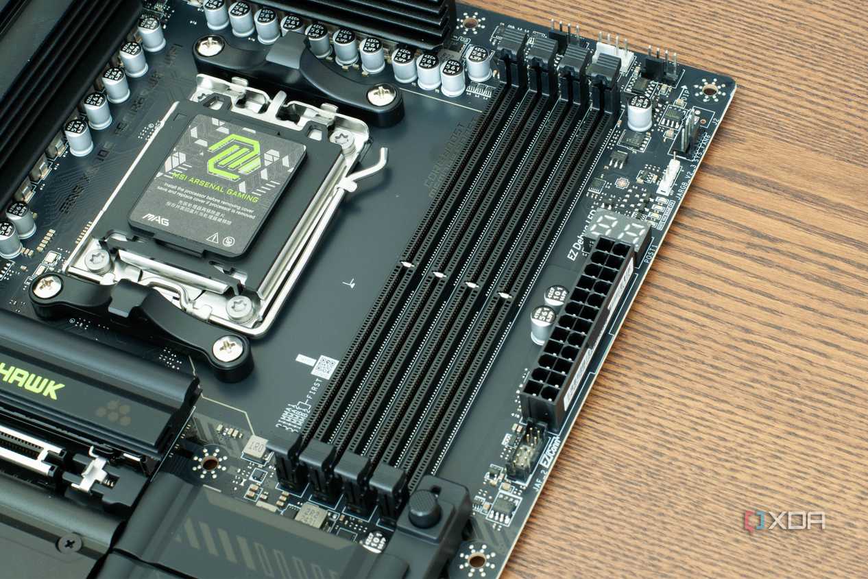 MSI-MAG-X870E Tomahawk Wif -ram slots