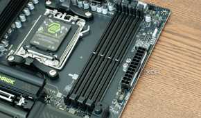 MSI-MAG-X870E Tomahawk Wif -ram slots