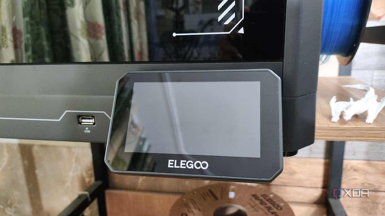 The touchscreen display on the Elegoo Centauri Carbon