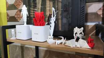 Models 3D printer with the Elegoo Centauri Carbon
