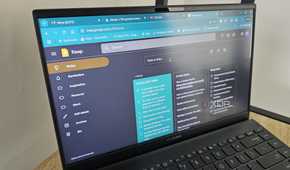 the google keep website on a laptop