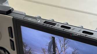 msi claw 8 ai plus ports