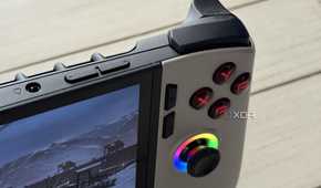 msi claw 8 ai plus closeup of right trigger