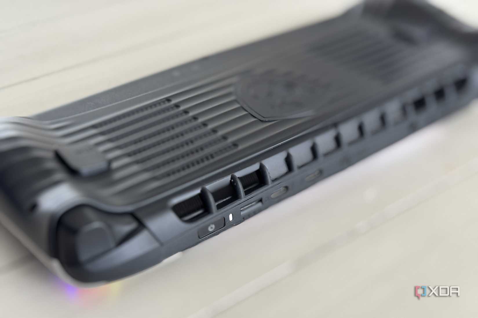 msi claw 8 ai plus vents