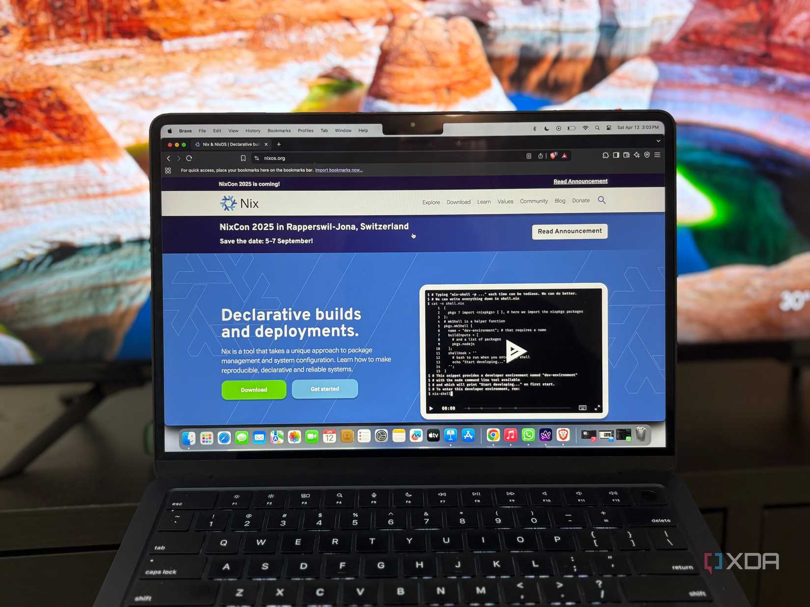 Nixos mostrado en la pantalla de una computadora portátil