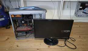 Image of an old desktop PC with LCD monitor