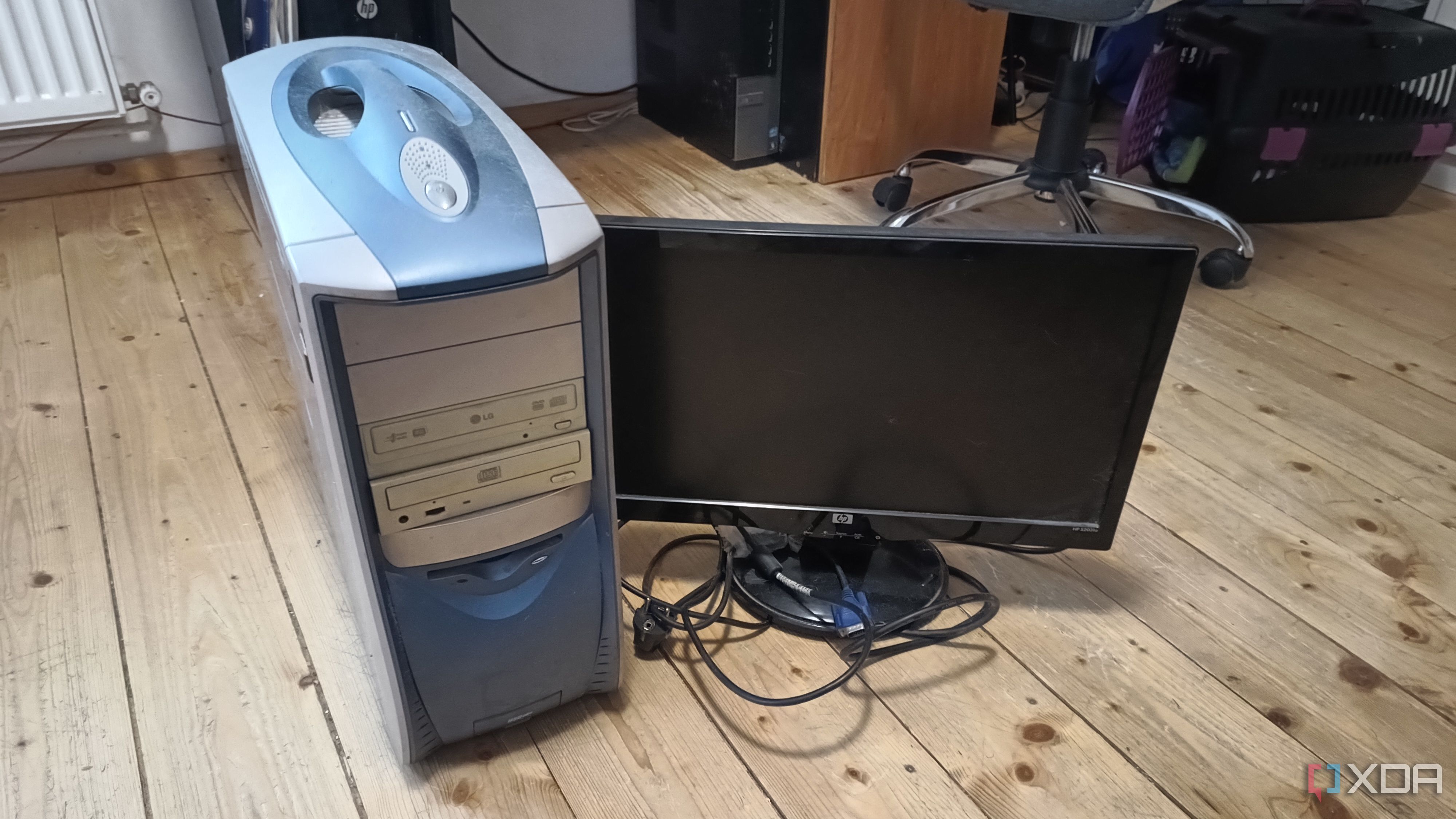 Image of an old PC with monitor