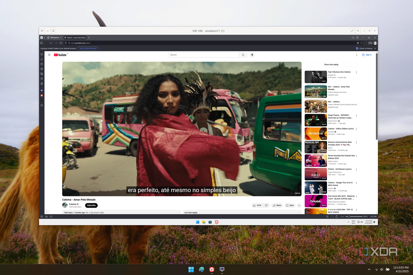 Captura de pantalla de Windows 11 conectado a una máquina virtual Proxmox que ejecuta Windows 11 con una ventana de Vivaldi que reproduce un video de YouTube