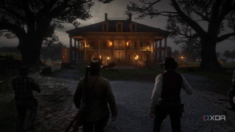 An image from the game Red Dead Redemption 2, showing multiple men approaching a dimly-lit mansion.