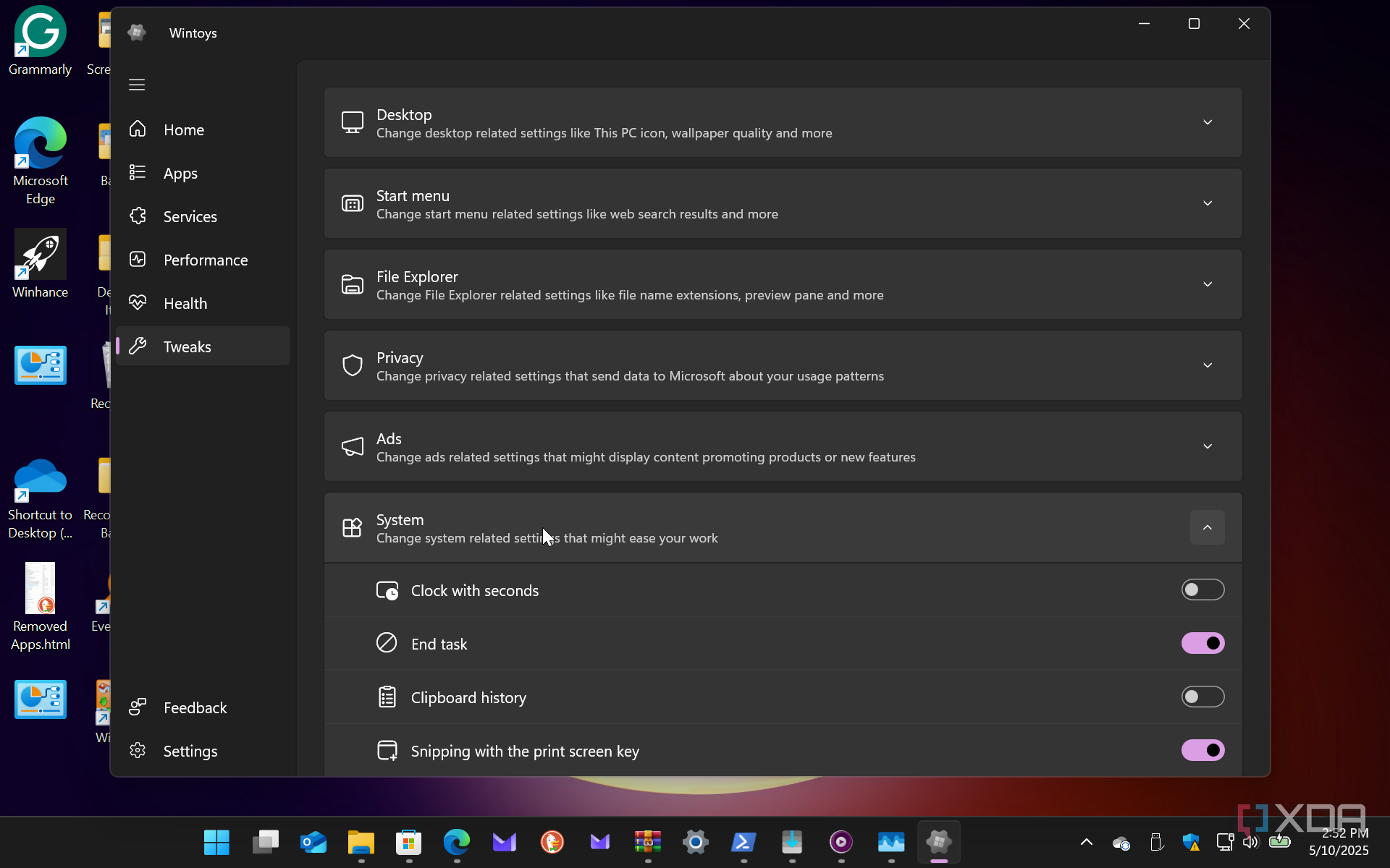 Shows making tweaks with Wintoys app