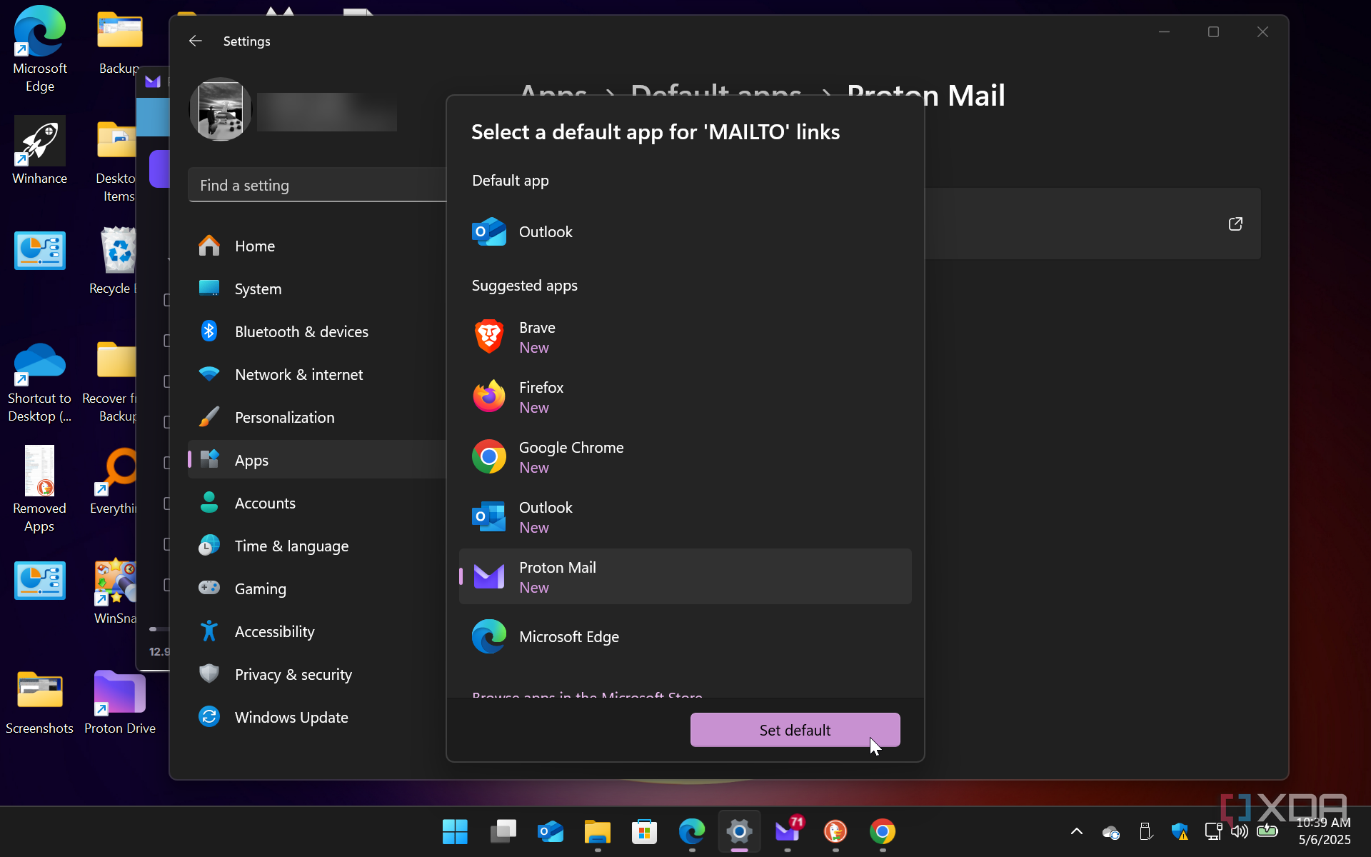 Shows selecting Proton Drive as default in MailTo menu in the Settings app