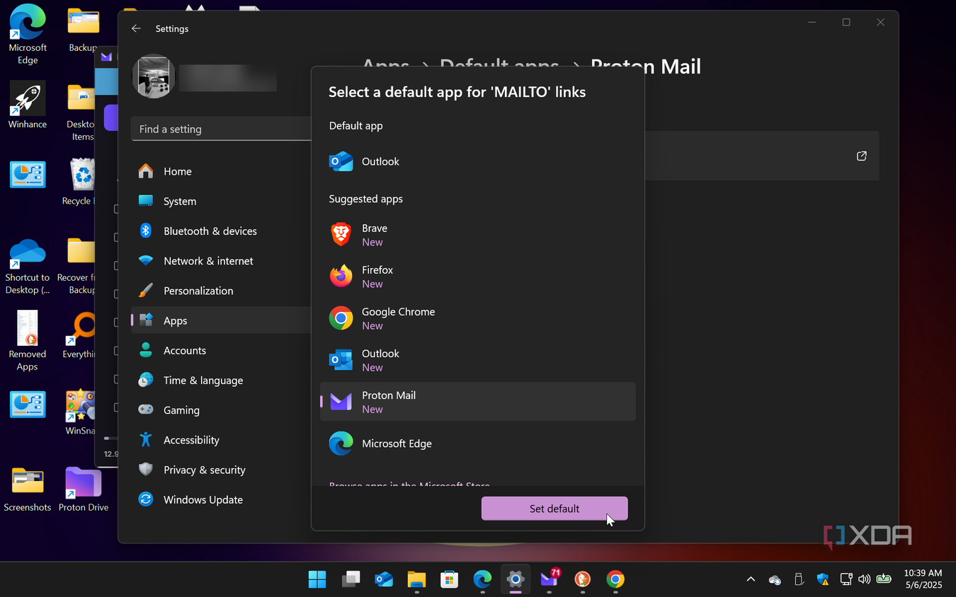 Shows selecting Proton Drive as default in MailTo menu in the Settings app