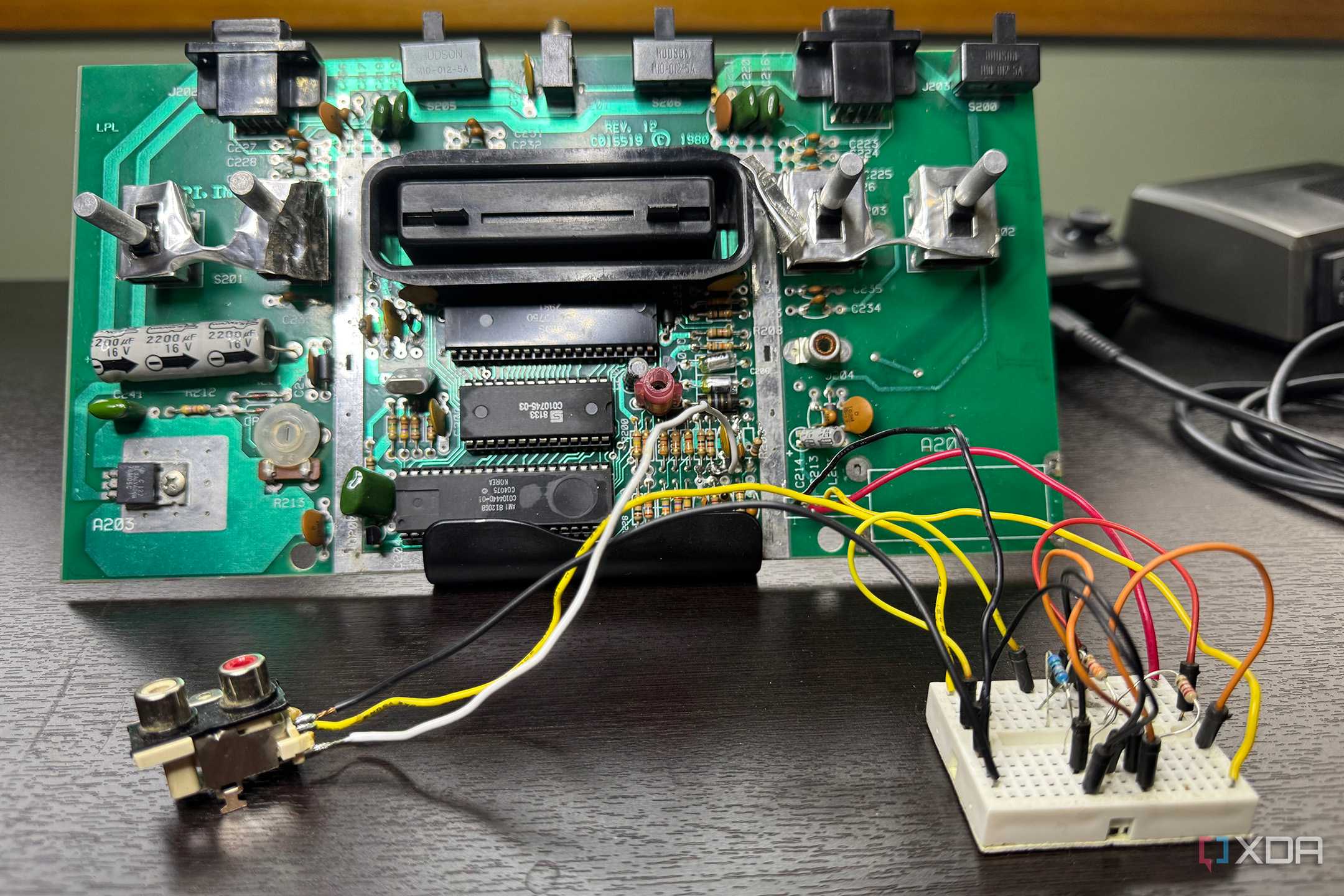 Atari 2600 video composite mod and d-sub hack
