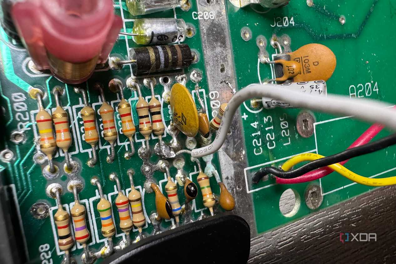 Atari 2600 video composite mod and d-sub hack