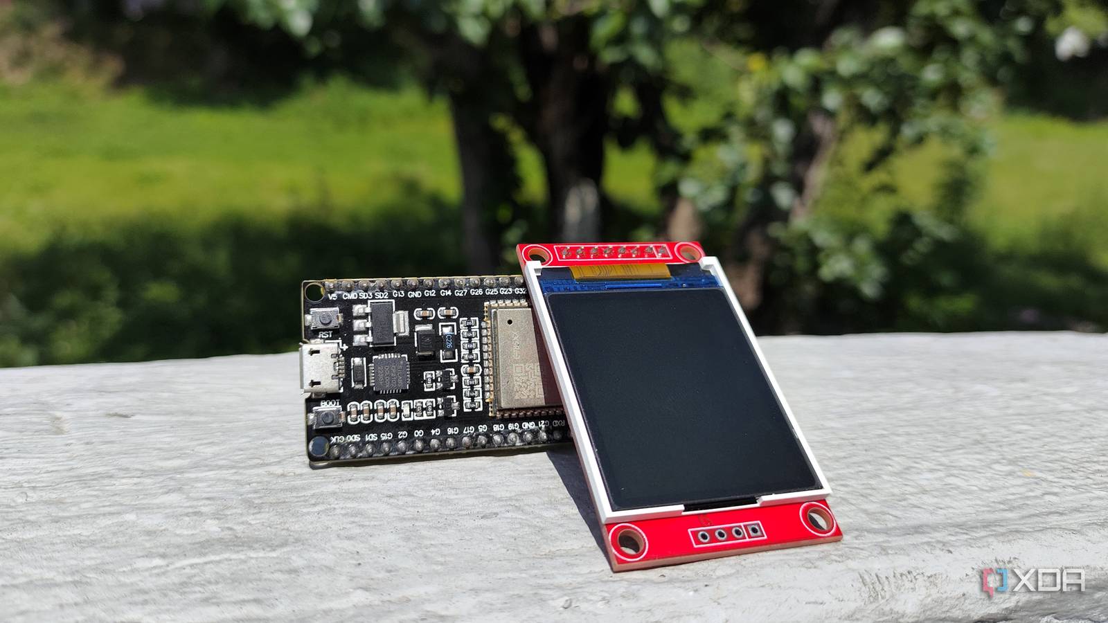 Why Choose an ESP32 Display Over an Old Tablet for Your Smart Home Dashboard?