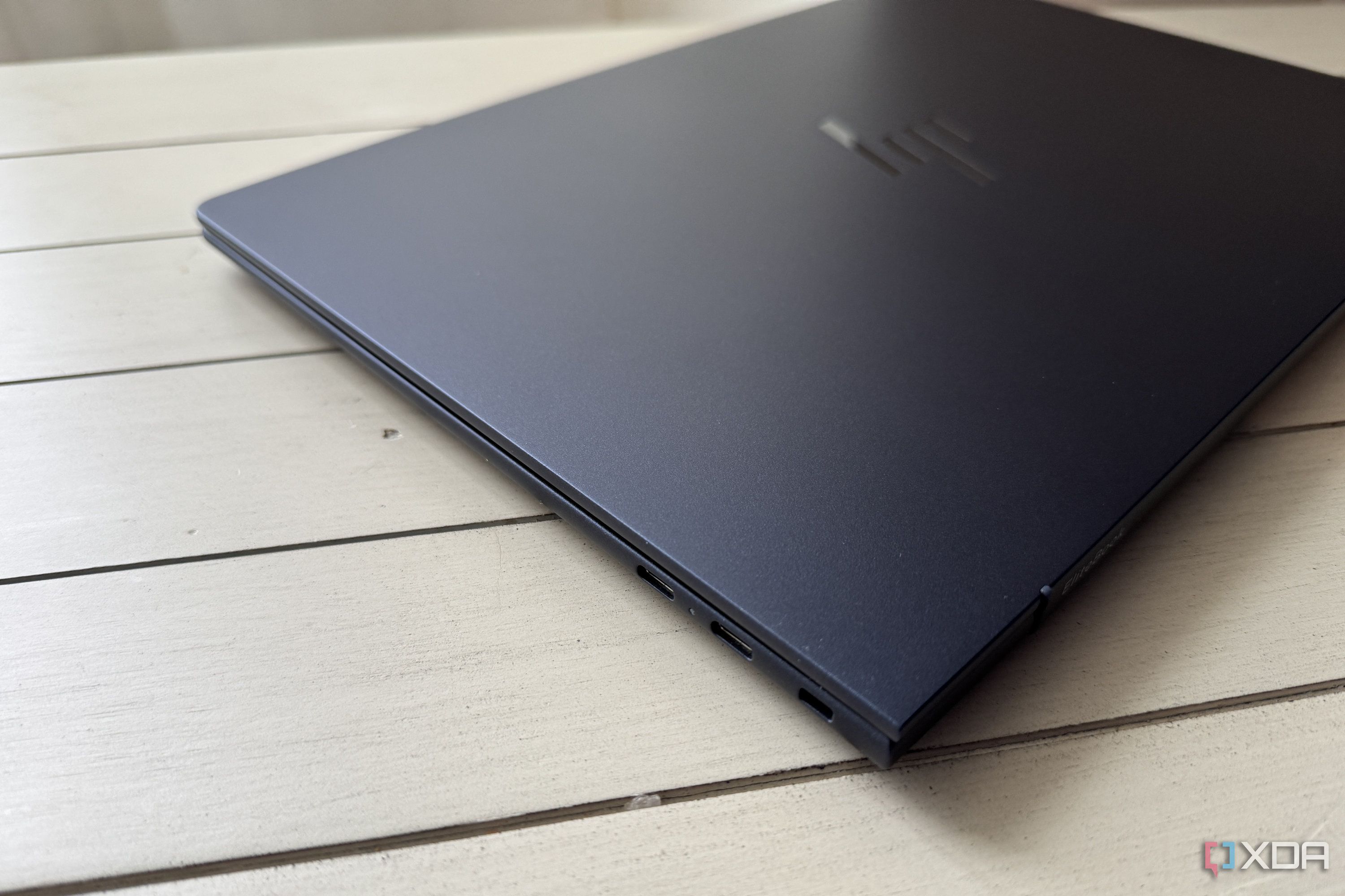 hp-elitebook-ultra-g1i-ai-closed