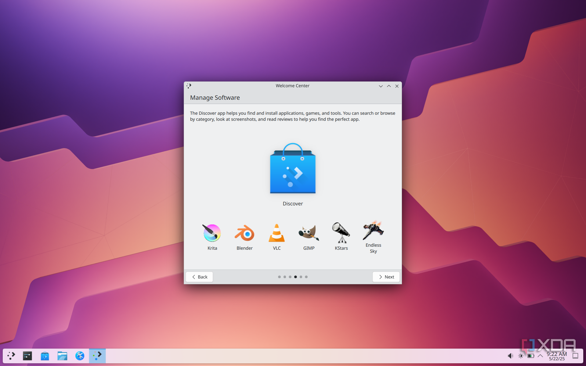 Screenshot of the KDE desktop with a welcome screen showing the Discover store