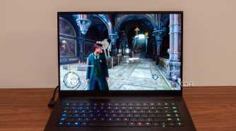 Razer Blade 16 (2025) gaming laptop running Hogwarts Legacy.