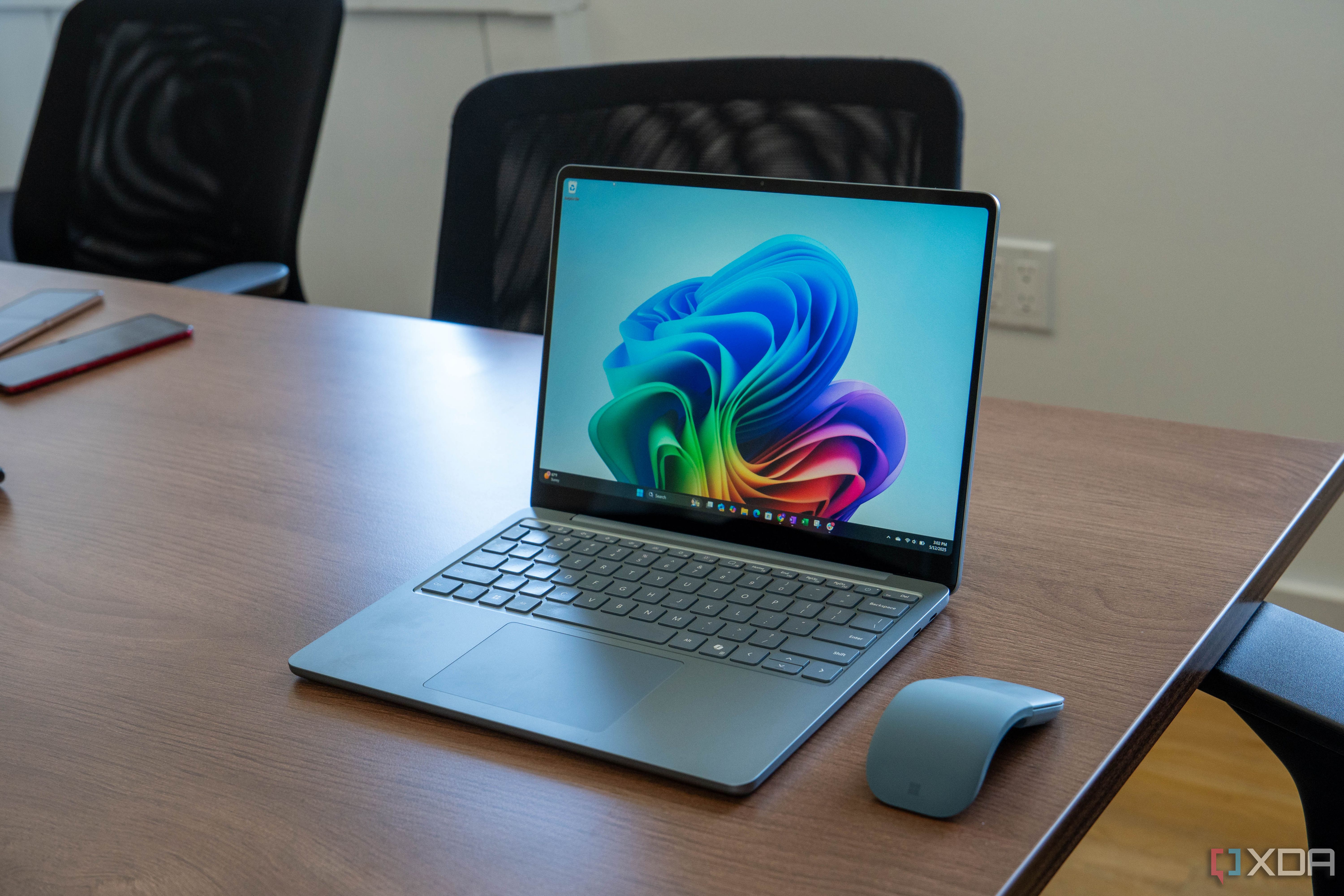 surface-laptop-13-inch-10.jpg?