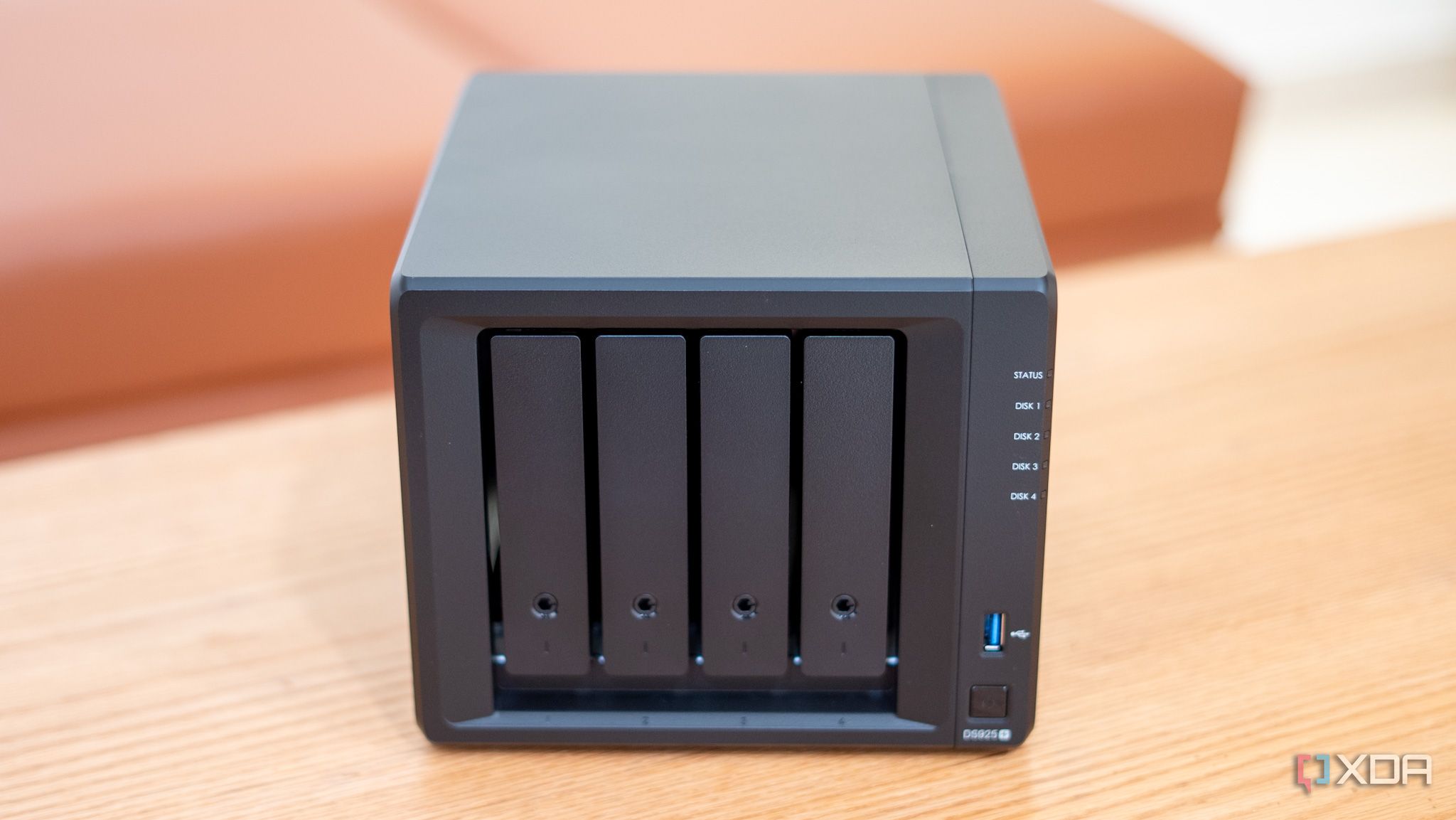 Synology 4ベイ NAS HDD付き 2.5インチSSD向け4ベイNASキット、Synology「DiskStation